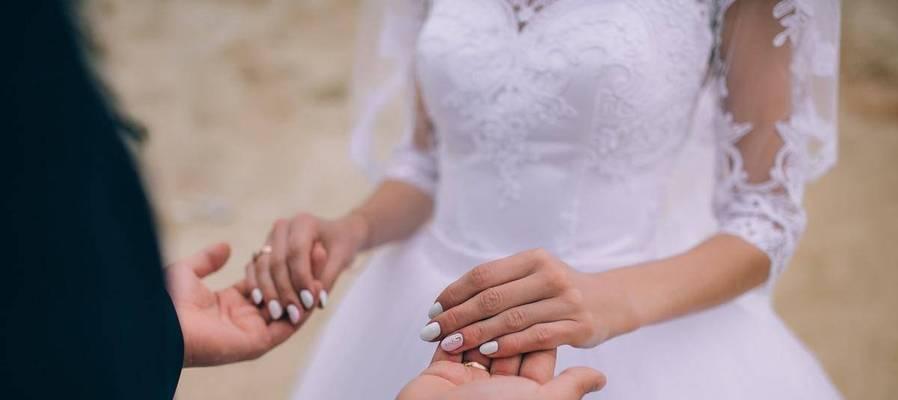 当未婚先孕遭婆家鄙视，该怎么办（应对婆家压力）