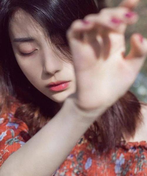 如何挽回以回避型女生的心（解读回避型女生的行为表现）