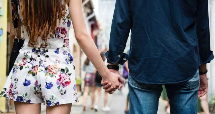 丈夫怀疑老婆出轨（猜疑心理影响婚姻稳定）