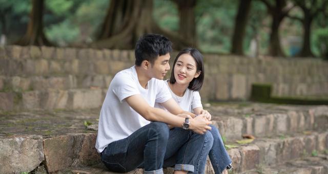 如何挽回约会后的尴尬场面（有效解决尴尬场面的方法和技巧）