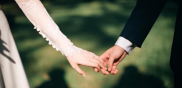父母不同意的婚姻不幸福？如何处理家庭与爱情的冲突？