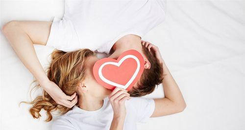 父母不同意男友离过婚怎么办？如何追求真爱并解决家庭阻碍？
