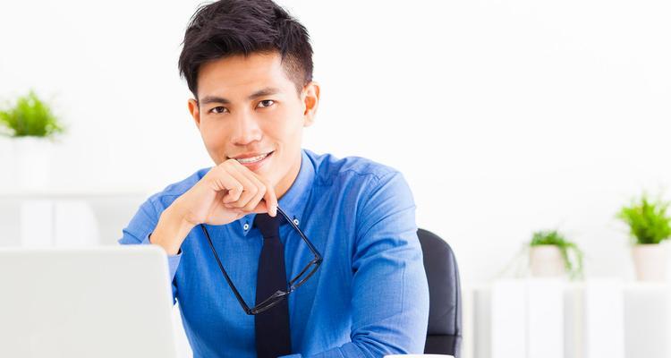 跟年龄相差很大的男人恋爱会面临哪些问题？如何应对？