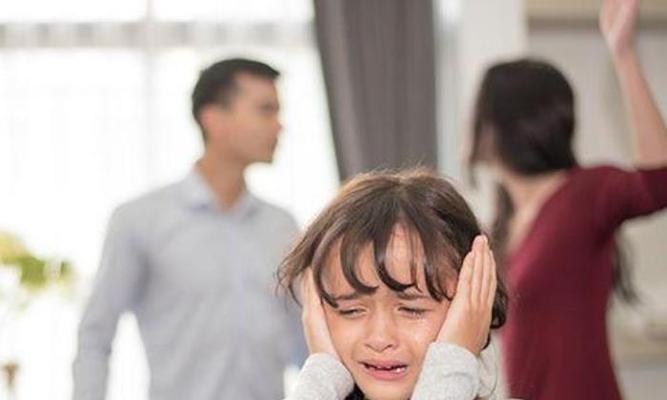 如何挽回因怀疑外遇而动手伤害的妻子？