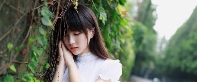 感情里女人切记4件事，不管多爱他也不能忍？如何在爱情中保持自我？