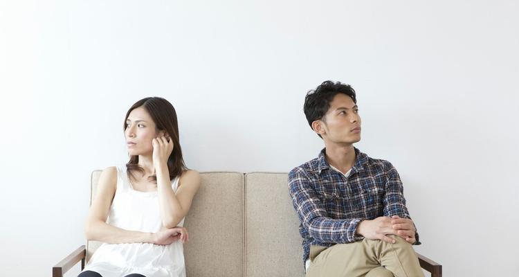 老婆出轨了还有必要挽留吗？如何处理婚姻中的背叛问题？