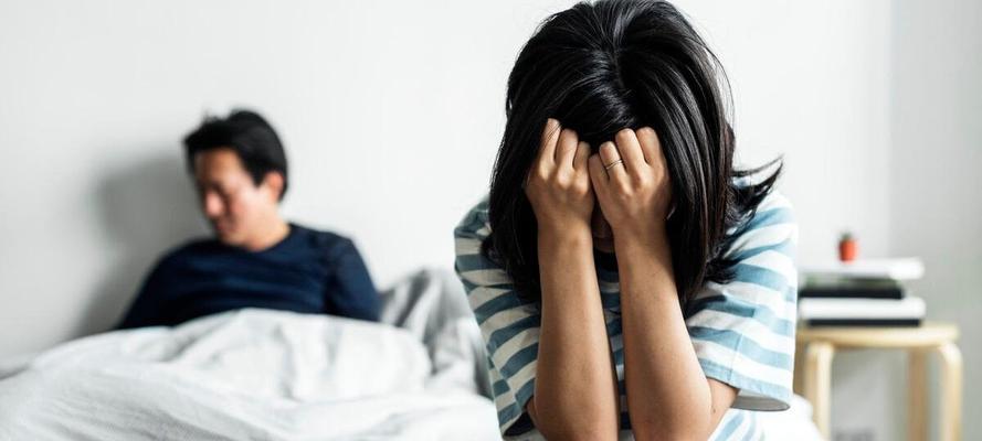 老婆出轨了要不要挽回？如何处理婚姻中的背叛问题？