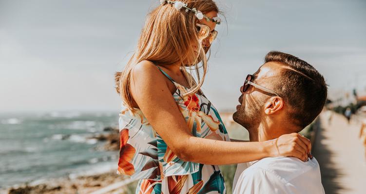 老婆出轨我去告第三者能成功吗？法律上有哪些规定和后果？