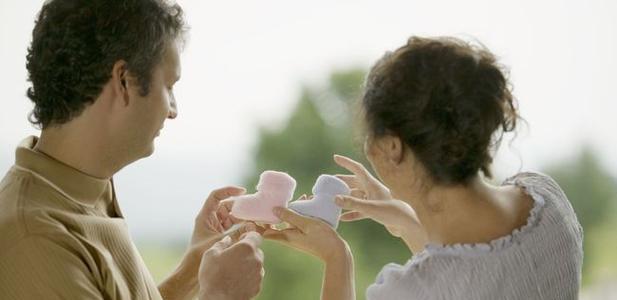 老婆出轨要离婚男人应该怎么挽回？挽回婚姻的正确步骤是什么？