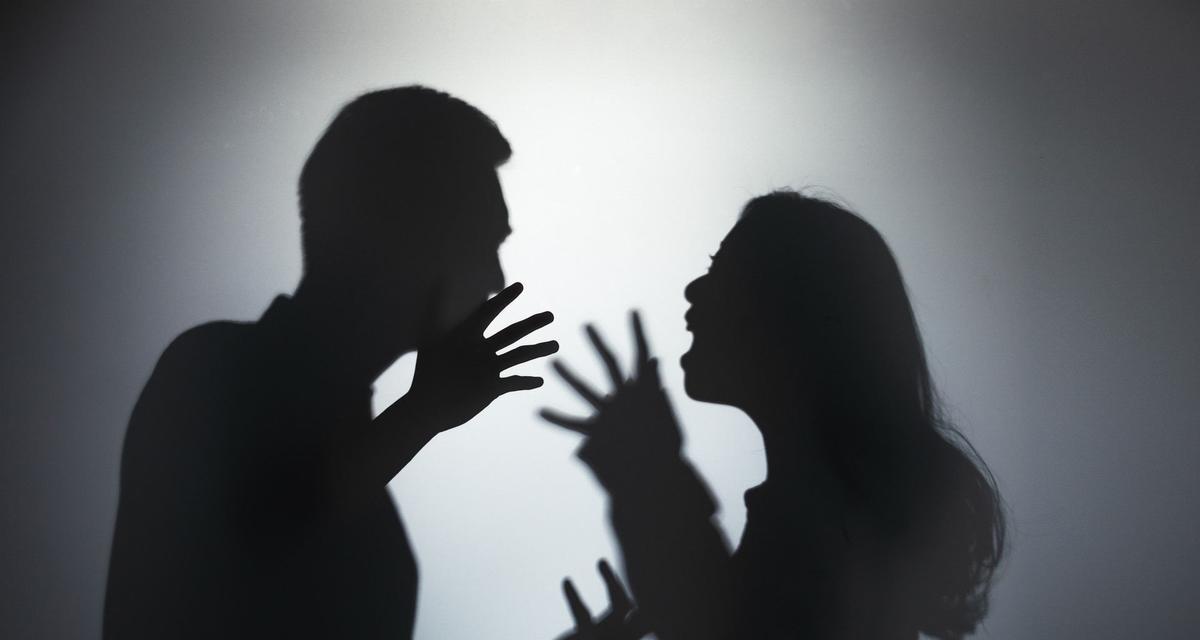 老婆对出轨老公说的话伤感短语说说心情？如何处理婚姻中的背叛？