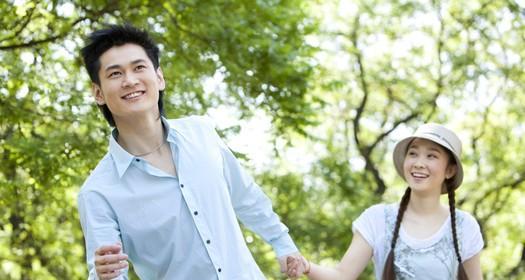 女方父母不同意在一起怎么办？如何处理家庭反对的困境？