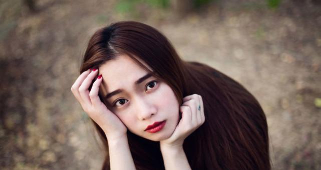 分手后女朋友绝情表现是放不下吗？如何理解这种行为？