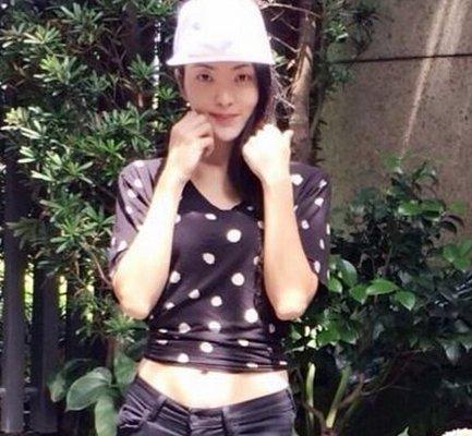 女朋友背着我劈腿怎么办？如何处理与前男友的关系问题？