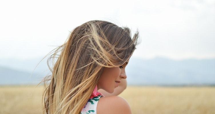 分手后如何挽回经常和别人暧昧的女朋友？