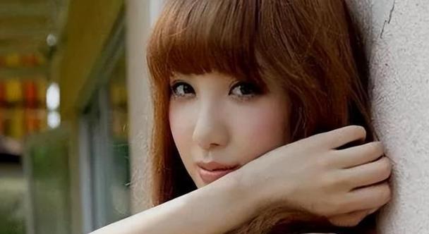 女朋友突然提出分手的心理原因是什么？如何应对这种情况？