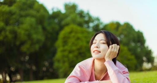 如何正确对待前任？处理分手后关系的策略是什么？