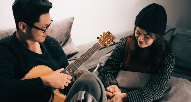 男女第一次见面应该聊什么？如何打破沉默尴尬？