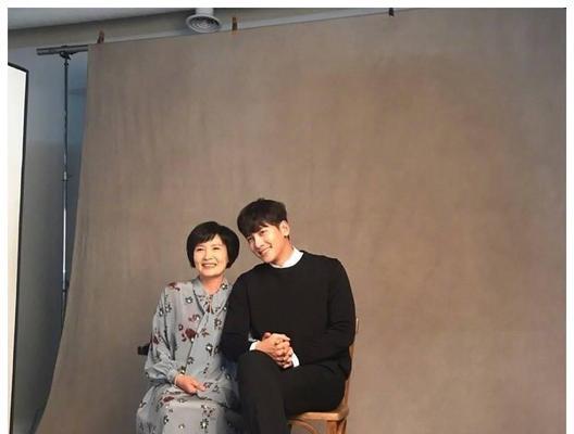 约会时男友带妈妈同行怎么办？如何处理这种情况？