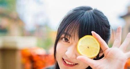 男友去见喜欢过的女生怎么办？如何处理这种复杂情感问题？