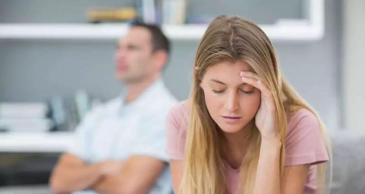 如何应对男友因家庭压力想分手的情况？