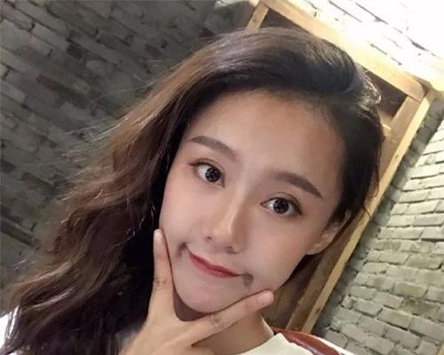 面对男友的比较，如何重建自信并改善关系？