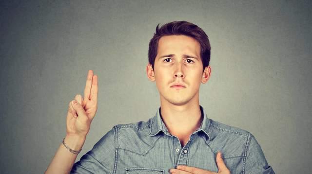 女人必看！男人说谎时有哪些破绽？如何识别？