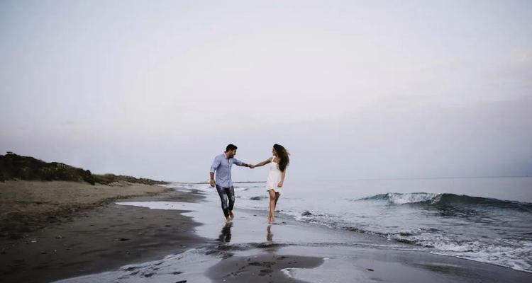 分手后挽回女友最有效的方法是什么？如何正确处理情感危机？