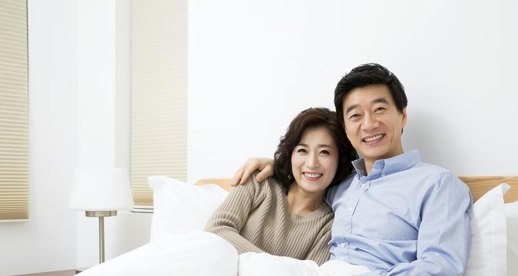 面对父亲外遇，子女应如何应对？寻求帮助的正确途径是什么？